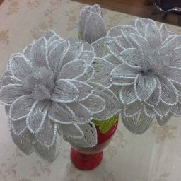 Белые георгины из бисера