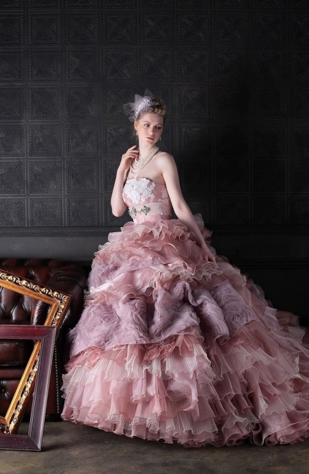 ​Необычные платья для торжественных мероприятий