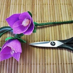 Колокольчик с конфетами из гофрированной бумаги