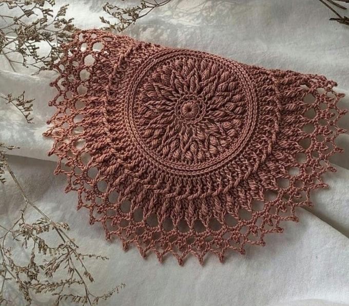 Шикарный вязаный круг