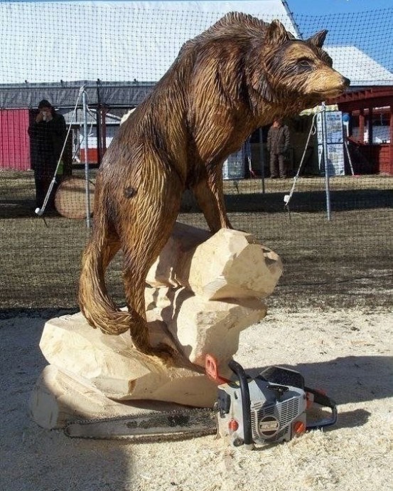 Невероятные скульптуры из дерева