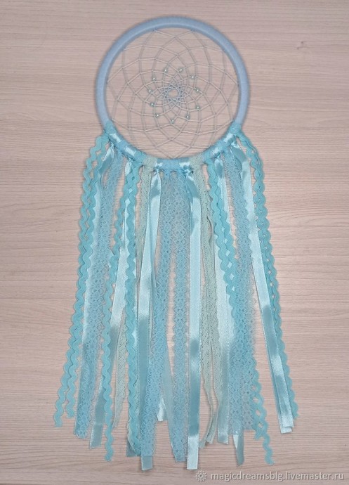 Ловец снов с лентами и кружевами