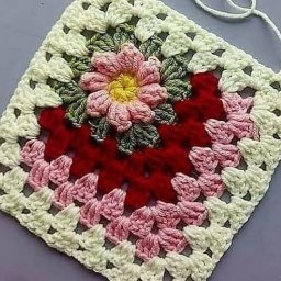 ​Очень красивый мотив с цветком