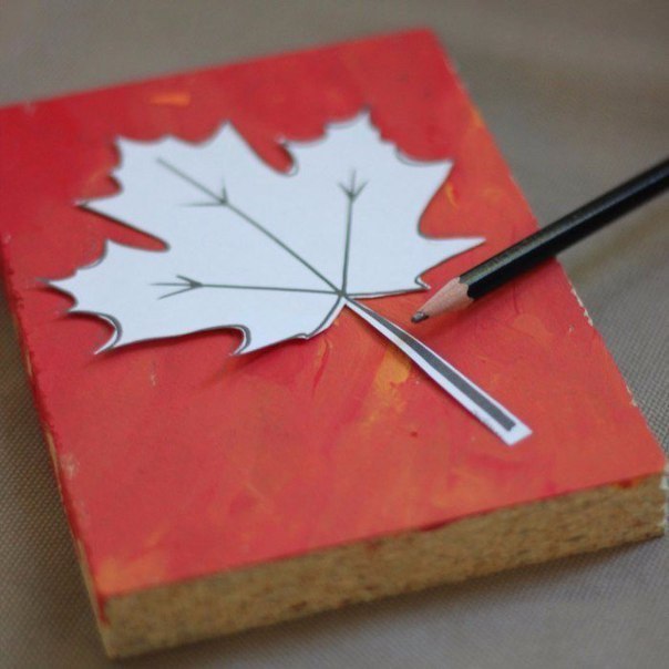 Простые и красивые панно из ниток и гвоздей Простые и красивые панно из ниток и гвоздей