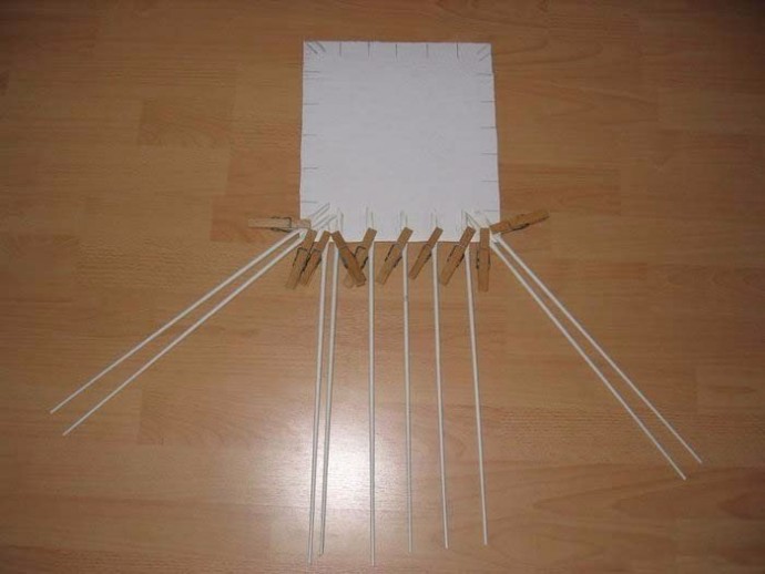 ​Плетение прямоугольной корзины из газетных трубочек