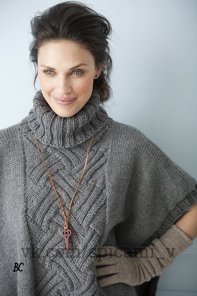 Пуловер-пончо с центральным рисунком