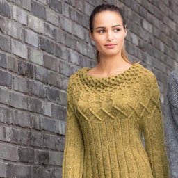 Вязаный пуловер с круглой кокеткой