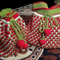 Земляничное настроение для вязаной сумочки