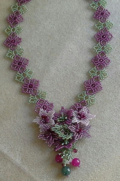 Волшебное сочетание цепочки и малюсеньких цветочков