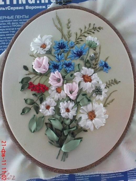 Шикарные цветы вышитые летами: идеи для вдохновения Шикарные цветы вышитые летами: идеи для вдохновения