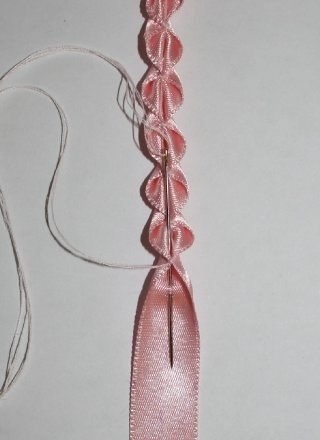 Интересный способ украшения одежды