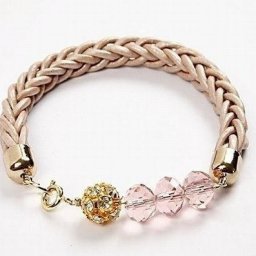 ​Плетёный браслет с искристыми бусинками