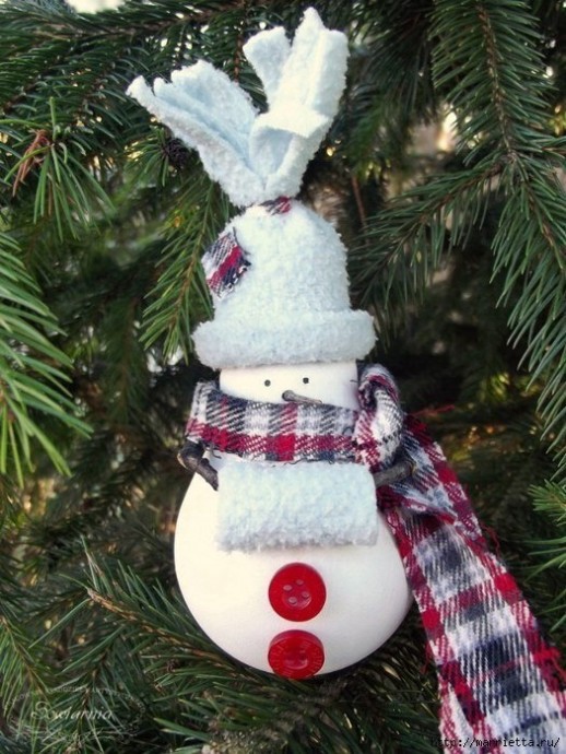 Снеговик из перегоревших лампочек: мастер-класс Снеговик из перегоревших лампочек: мастер-класс