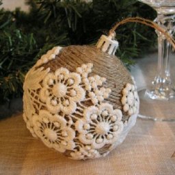 ​Украшение новогодних шаров бечёвкой из джута