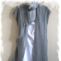 Ажурная безрукавка в непринужденном стиле