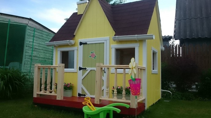 ​Деревянный домик для детских игр