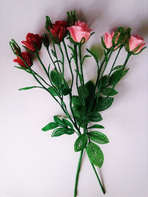 ​Нежные розы из бисера