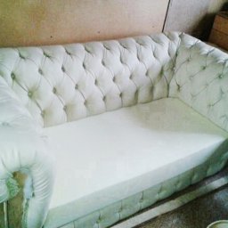 ​Диван с каретной стяжкой