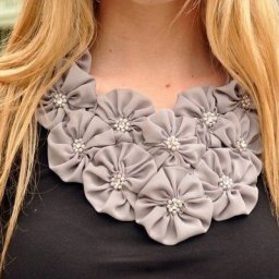 Интересное украшение горловины