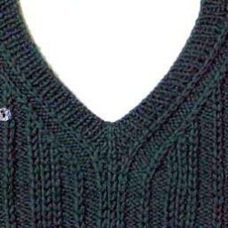 Красивая отделка V-образного выреза горловины