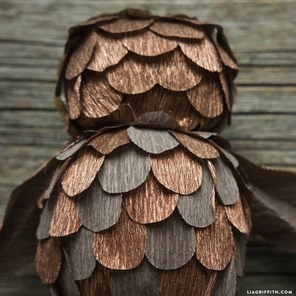 Интерьерная сова из гофрированной бумаги