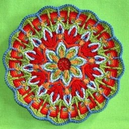 Необычные мотивы крючком с наложенным слоем