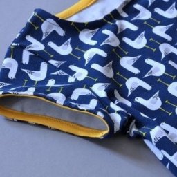 ​Один из вариантов обработки края трикотажного изделия