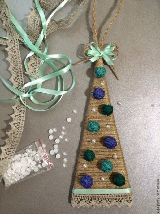 Ёлочка на ёлочку Ёлочка на ёлочку