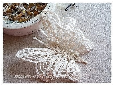 Бабочки крючком