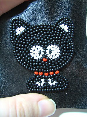 Брошка из бисера "Кошечка": мастер-класс