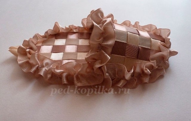 Лапоть из атласных лент