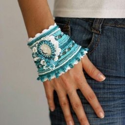 ​Идеи вязаных браслетов