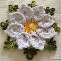 ​Вязаный прекрасный цветок