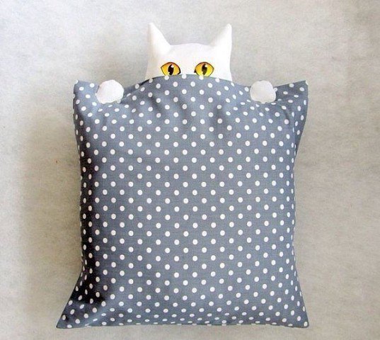 Креативные подушки с кошками: идеи