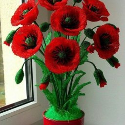 ​Прекрасные маки из бисера