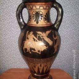 ​Ваза из картона в античном стиле