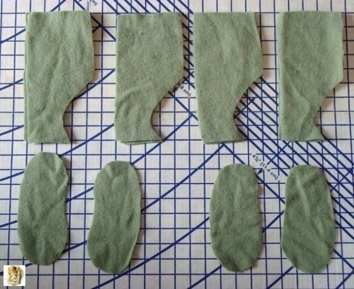 Домашние тапочки из старого свалявшегося свитера
