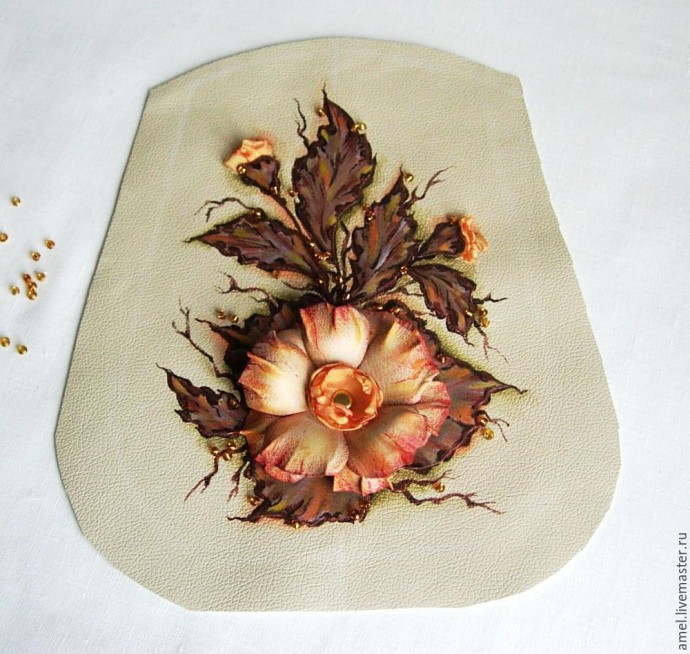 Декор сумки с цветком