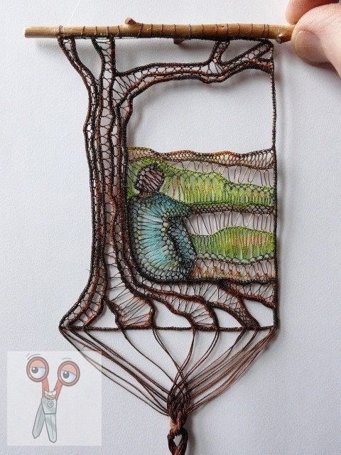 ​Полупрозрачные картины из пряжи