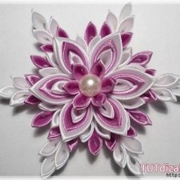 Оригинальный цветок из ткани