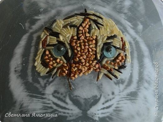 Панно с тигром из круп