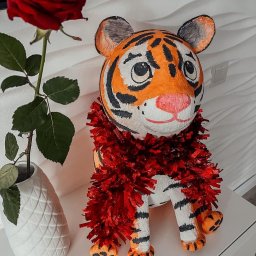 Символ нового года тигр в технике папье-маше