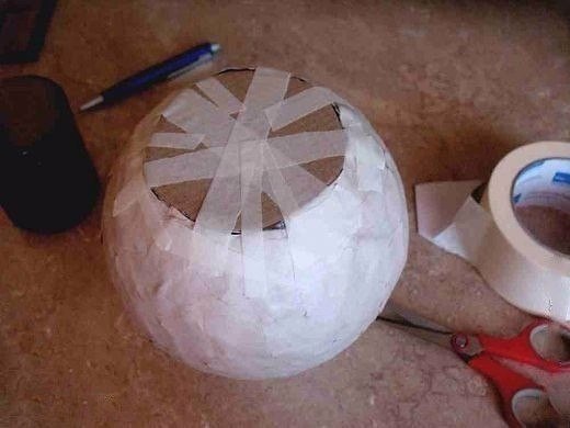 ​Интерьерная ваза, создаваемая на основе воздушного шарика