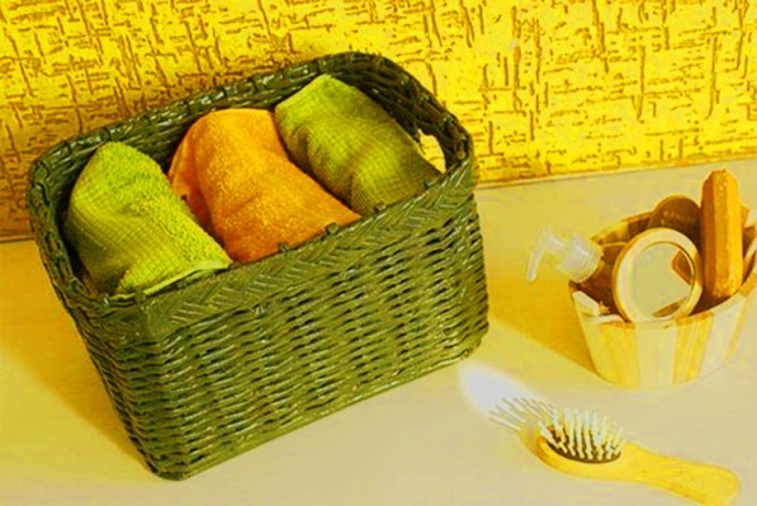 Корзинка-органайзер из газетных трубочек Корзинка-органайзер из газетных трубочек