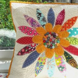 Идеи цветочных подушек