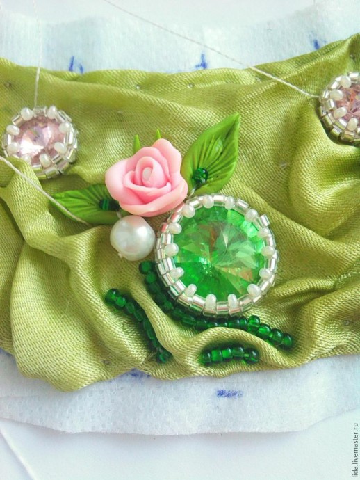 Шикарное колье "Утренняя роза"