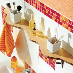 Самодельная полочка над умывальником