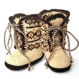 ​Вяжем угги для младенцев