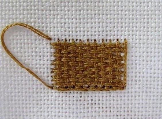 Çiçekli işlemeli sepet