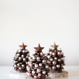 Ёлочка из шишки